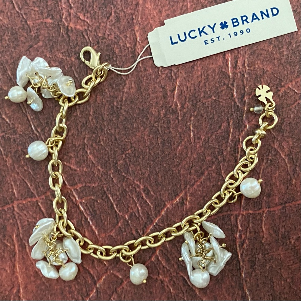 ⭐️HOST PICK⭐️ NWT Lucky Brand Pearl Charm Cluster Bracelet - Picture 2 of 11